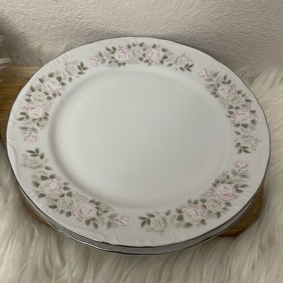 Vintage - Sheffield Fine China 2 Plates Classic 501 Pattern - Picture 1 of 5